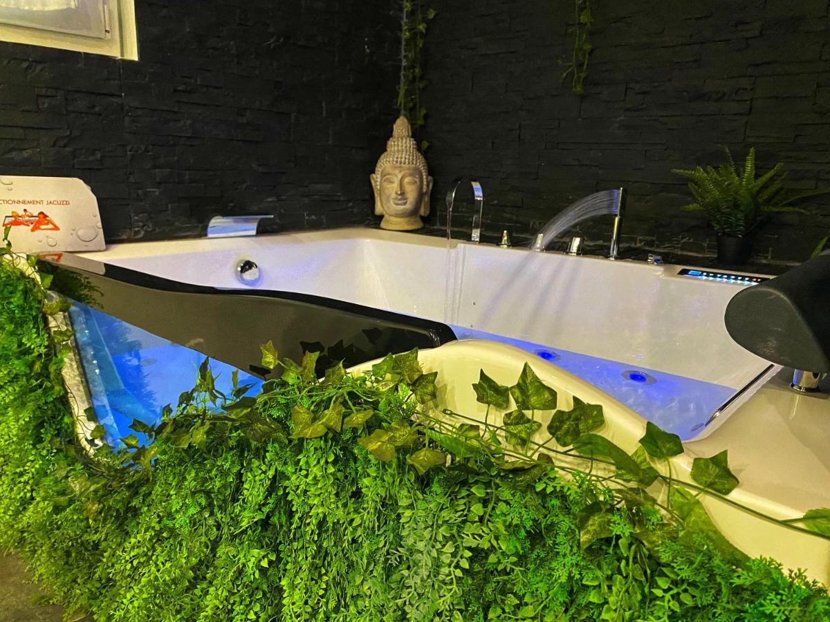 Suite Jacuzzi Privatif Plage Des Catalans Marseille Exterior photo